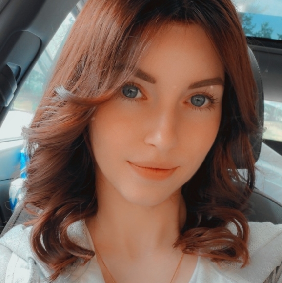 Meet your Posher, Fallon - Picture 1 of 1